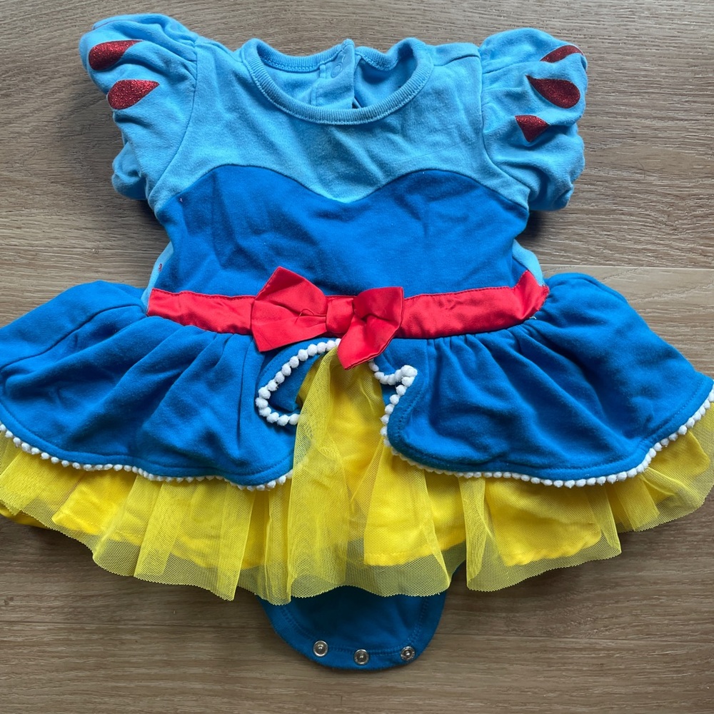 Snow White costume